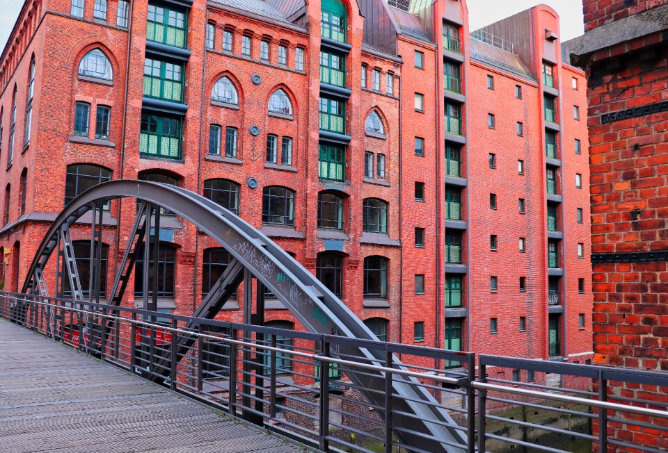 Architecture brick travel