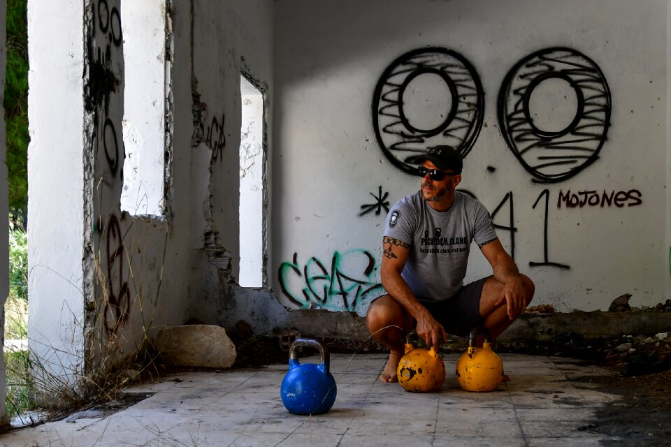 Kettlebell lifting kettlebell trainer crossfit