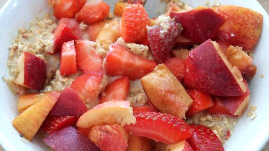 Porridge strawberry red