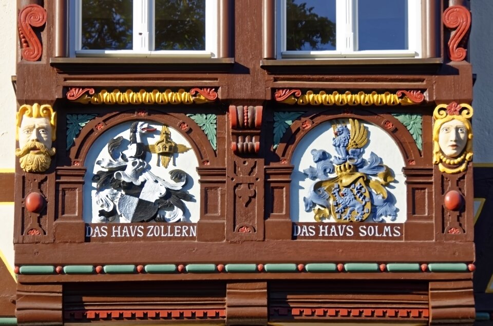 Truss facade historically