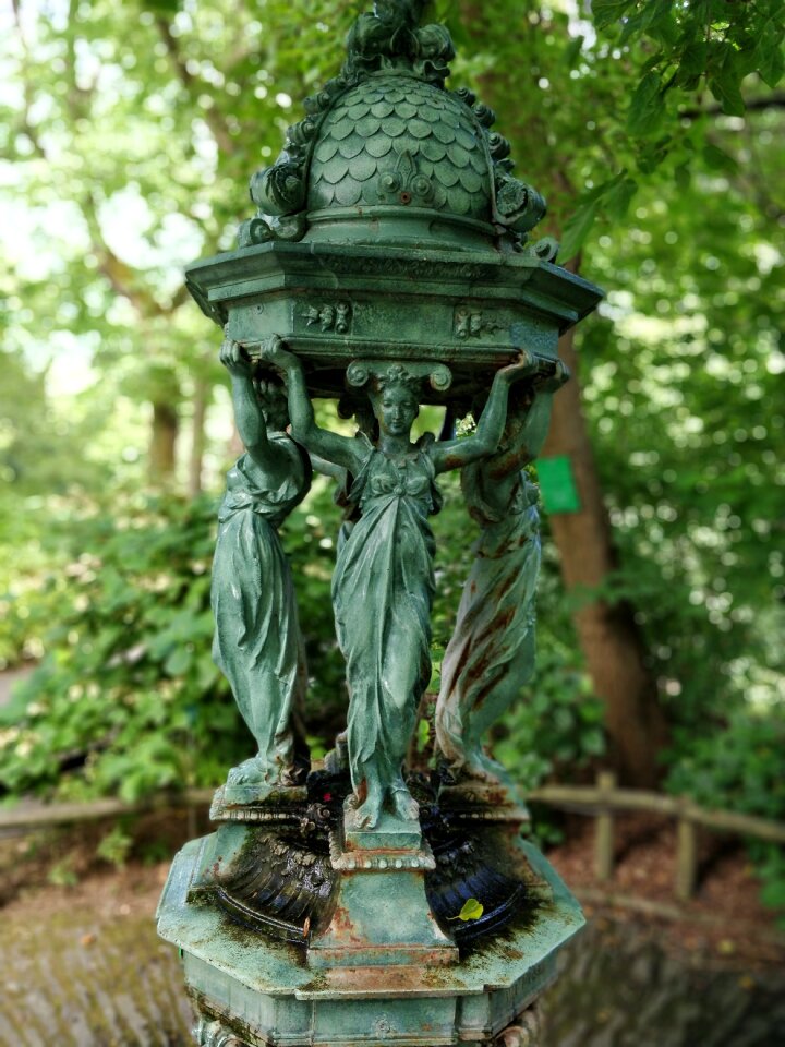 Jardin des plantes cast iron green