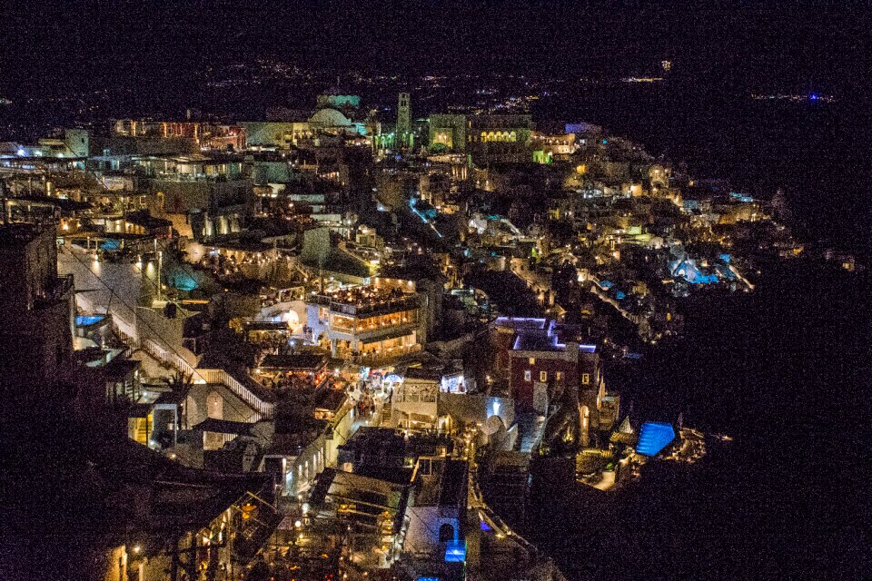 Lights sea thira