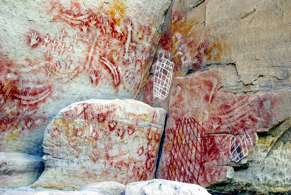 Abstract cave symbol