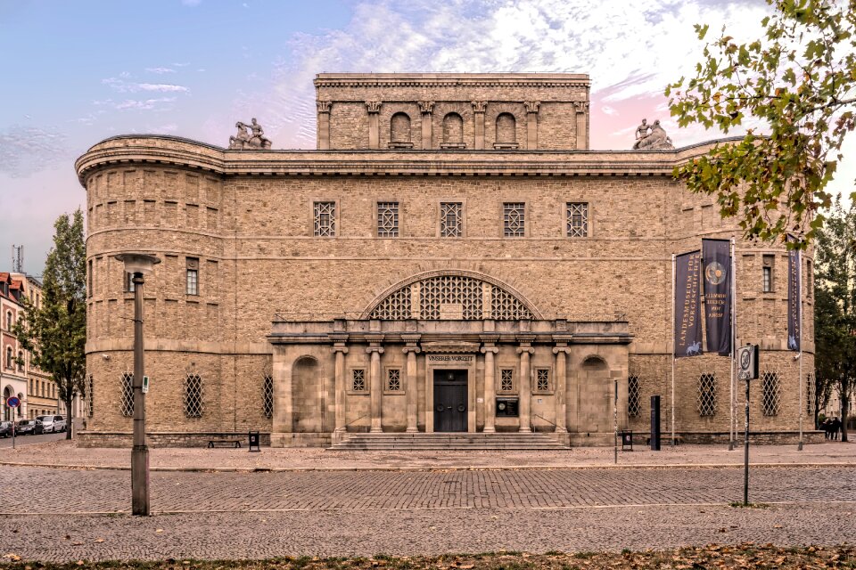 Saxony-anhalt architecture archaeological collection