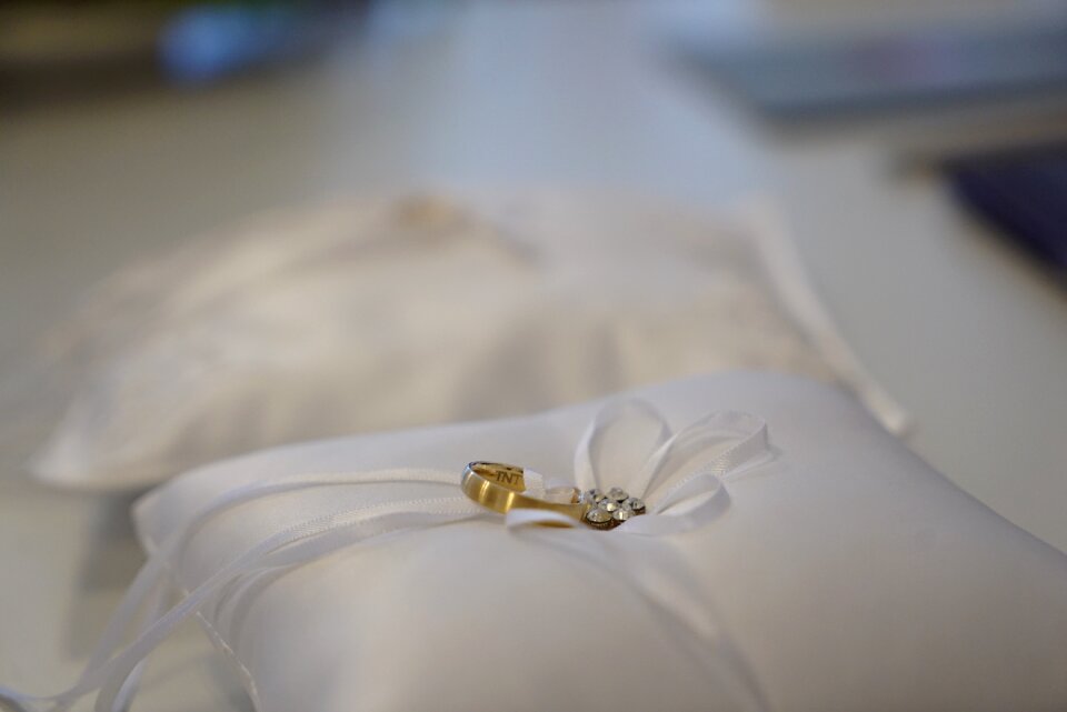 Wedding symbol rings