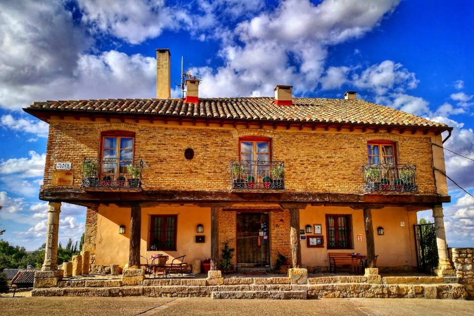 Facade hotel rural
