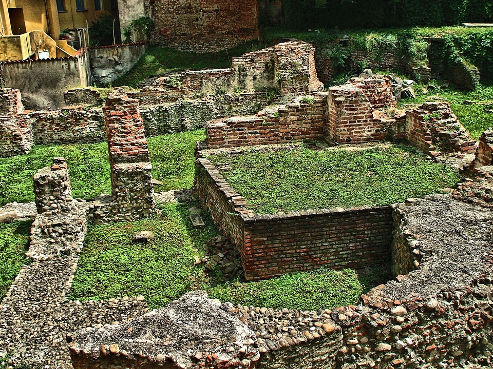 Archaeology ancient walls stone's