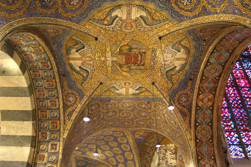 Interior dome structure
