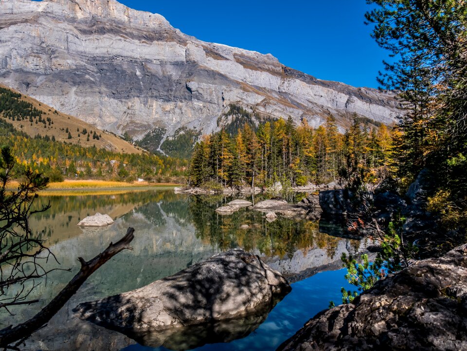 Lakes mirror effect autumn