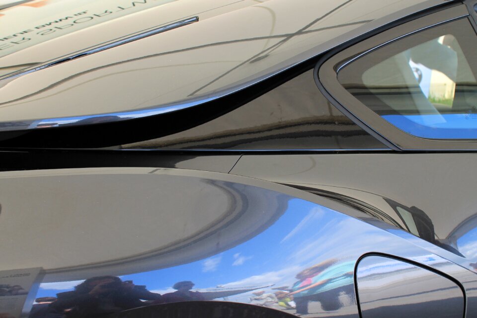 Paint mirroring sports car