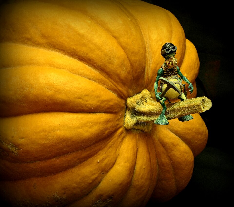Statuette miniature model