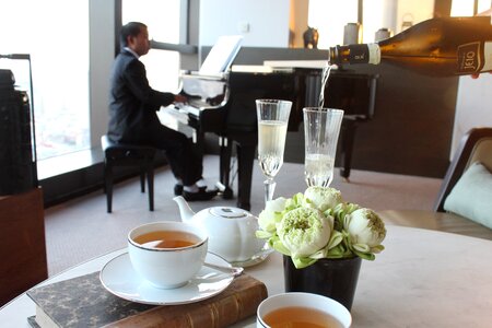 High tea tea with music
