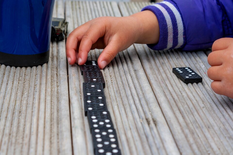 Play entertainment pieces