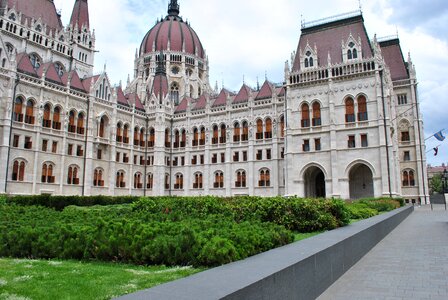 Hungarian parliament building kossuth square building