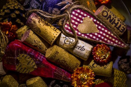 Cork stoppers heart flowers