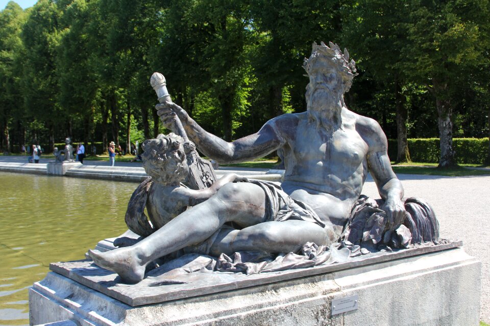 Figure art sculpture