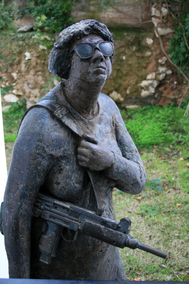 Sculpture statue sculptor
