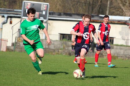 A duel for the ball men sport