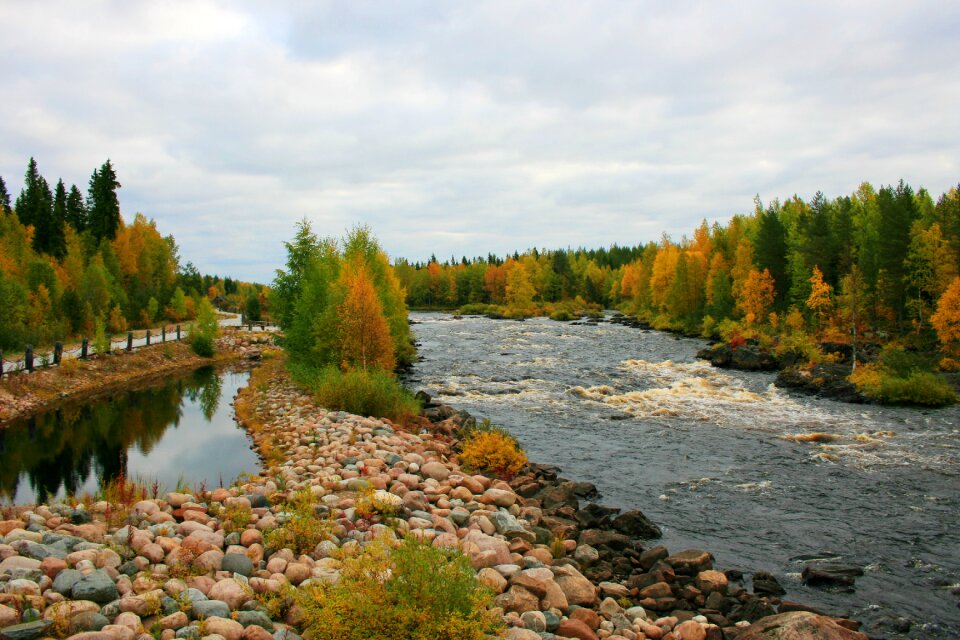 Fall colors colors water