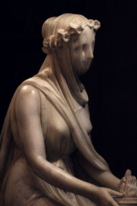 Statue raffaele monti