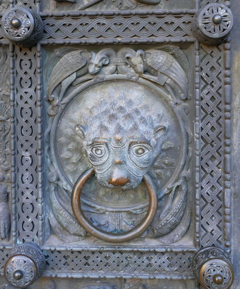 Image doorknocker lion