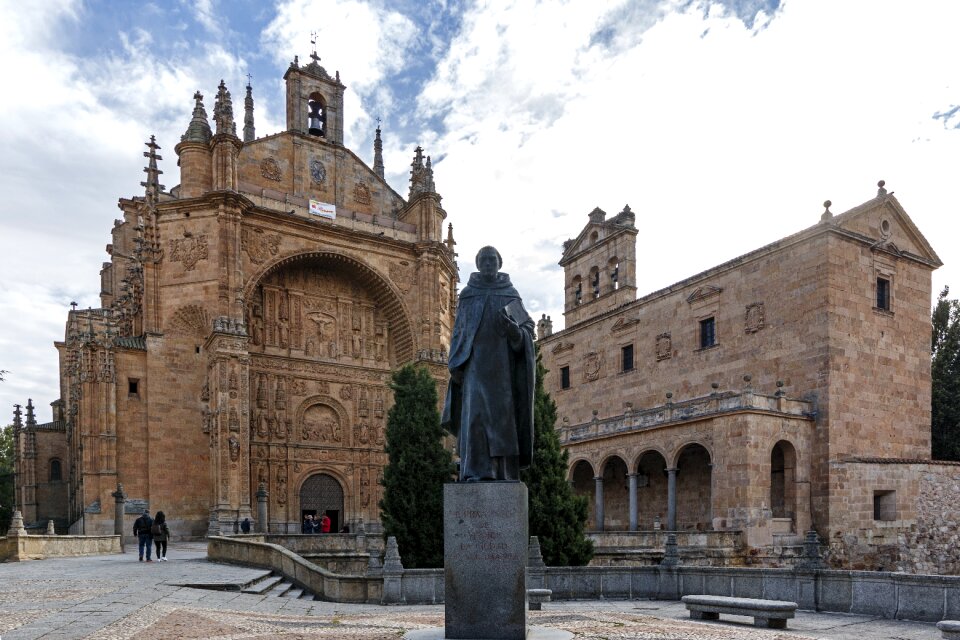 Church medieval architecture