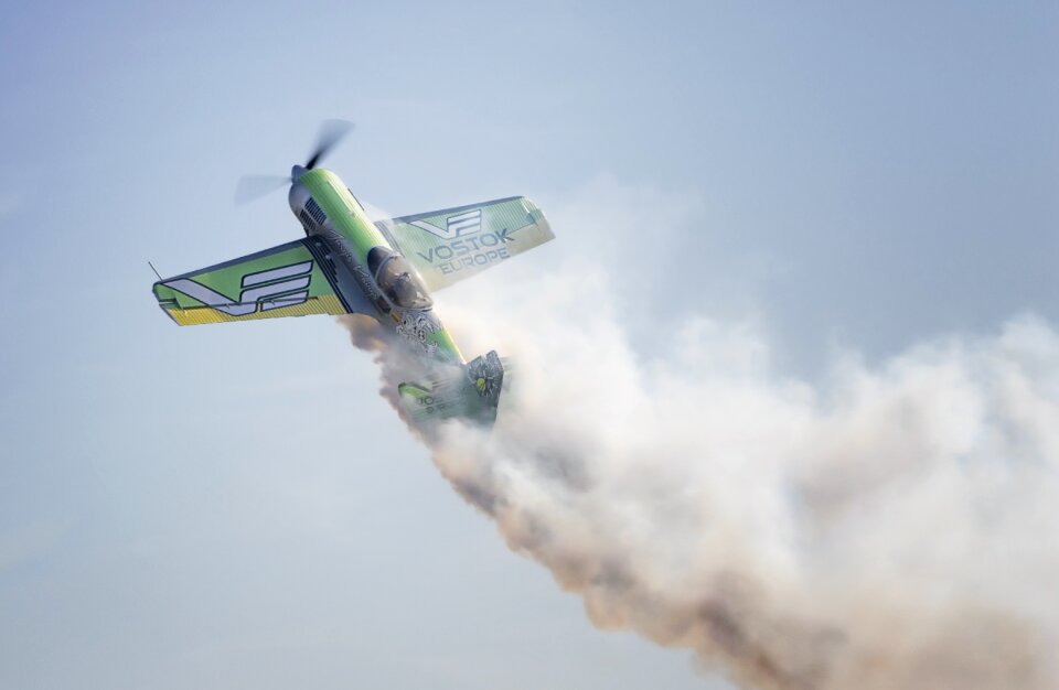 Aircraft aviation stunts