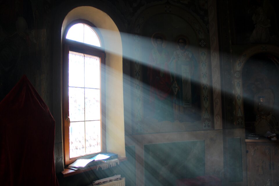 Light window temple