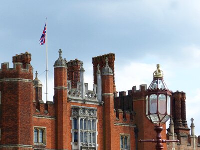 Hampton court palace british flag king henry viii