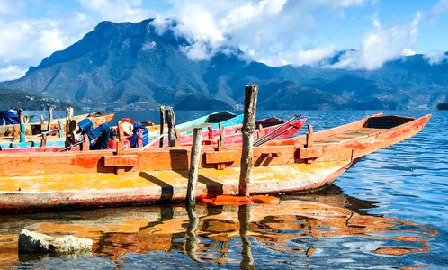 Lugu lake lake ship