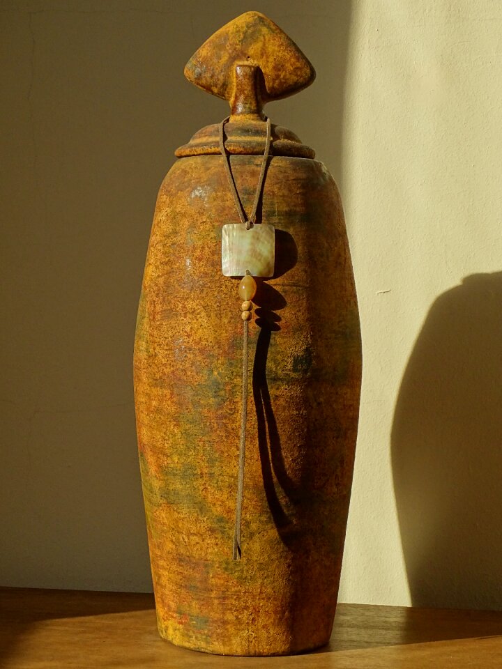 Pottery shadow game of light