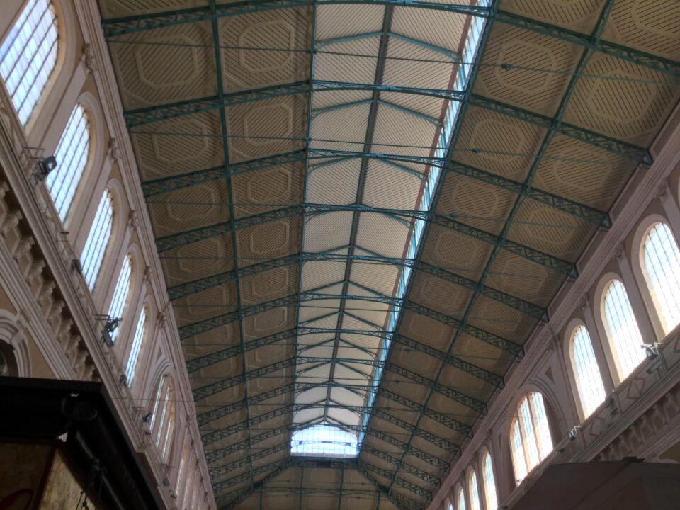 Roof market architecture