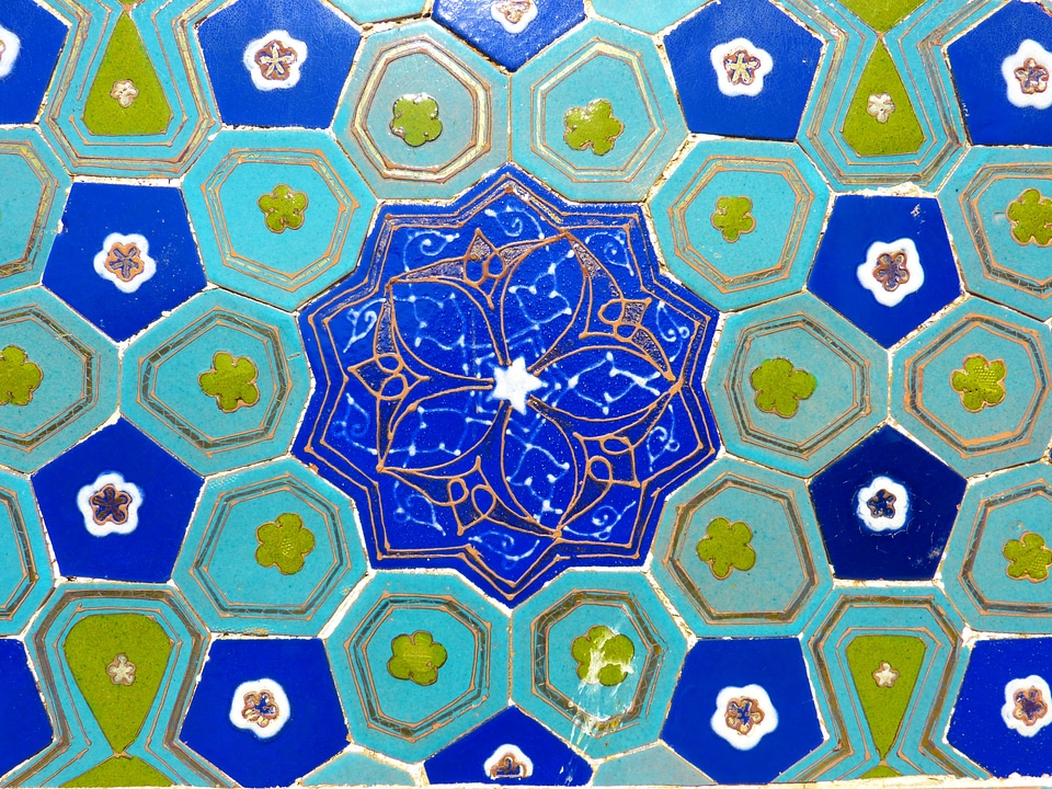 Artfully turquoise majolica