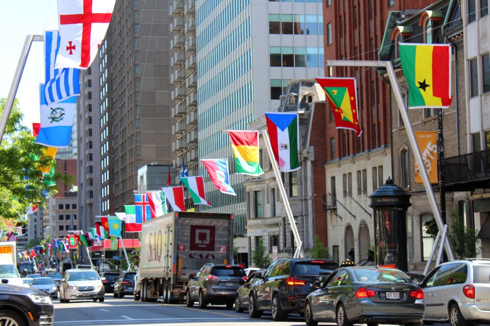 Montréal canada flags photo