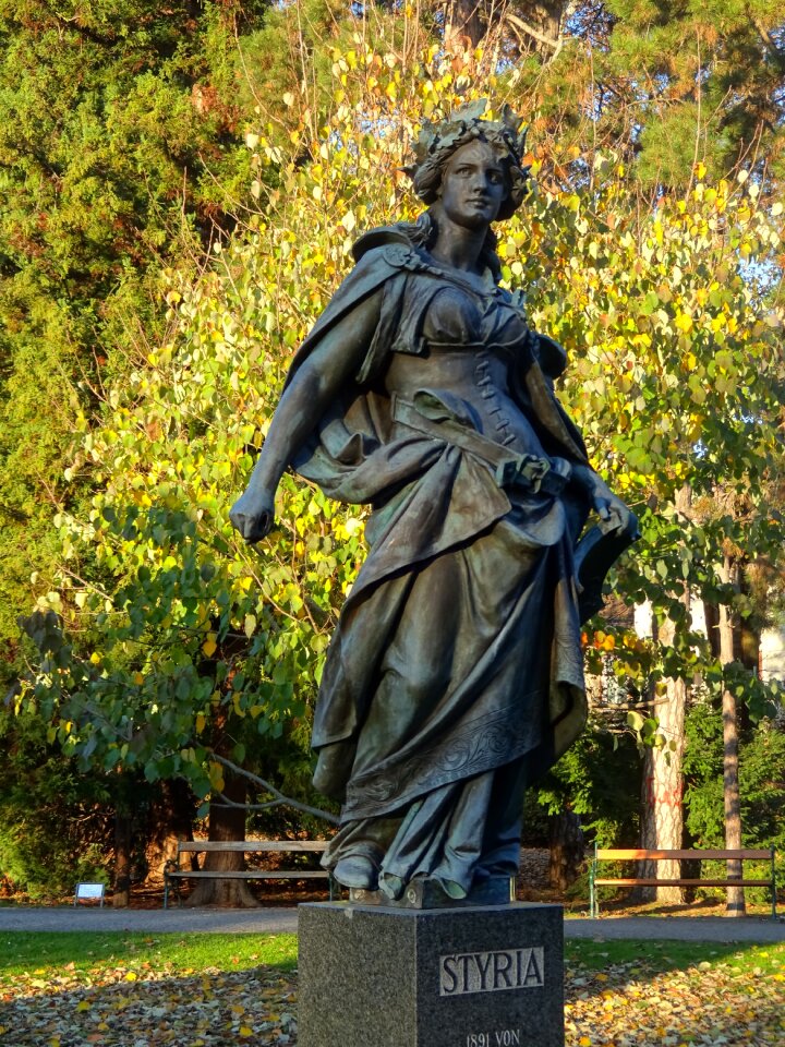 Statue graz brandstetter