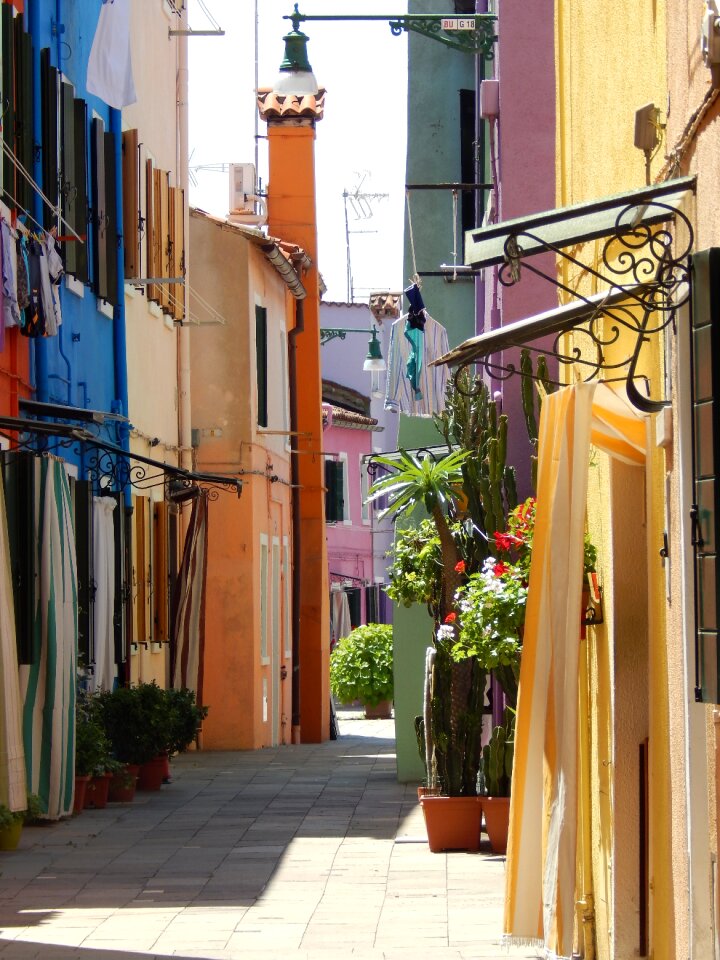 Building colorful tourist