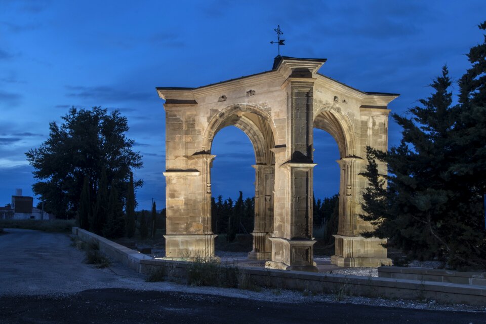 La rioja dark architecture