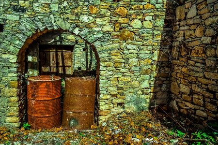 Decay architecture dilapidated