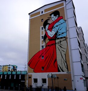 Painting facade wall