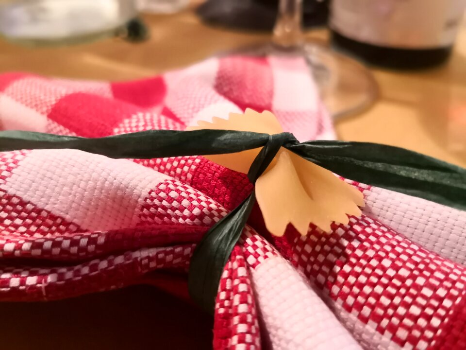 Eat pasta butterfly