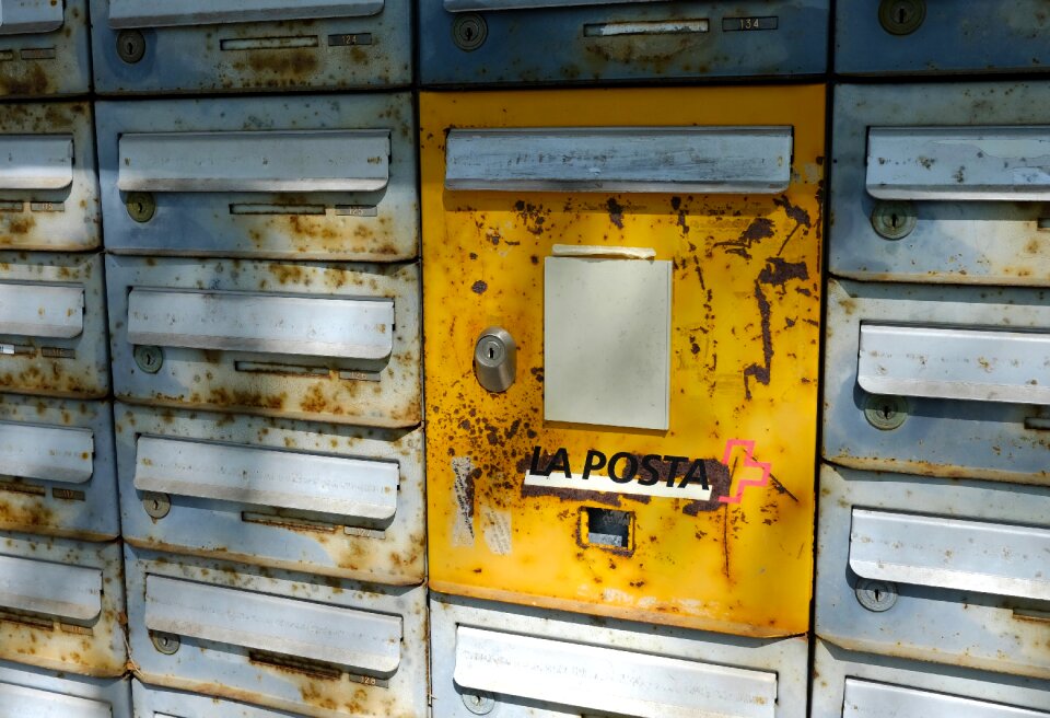 Mailbox post letters