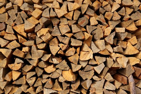 Lin'an guide to the village firewood stack