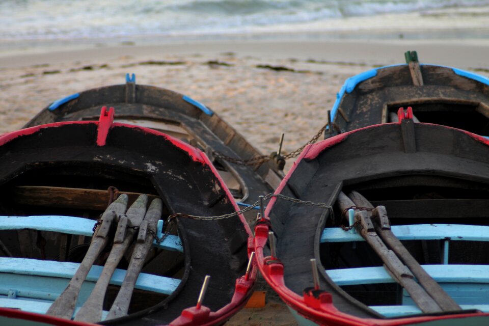 Sea sand boat