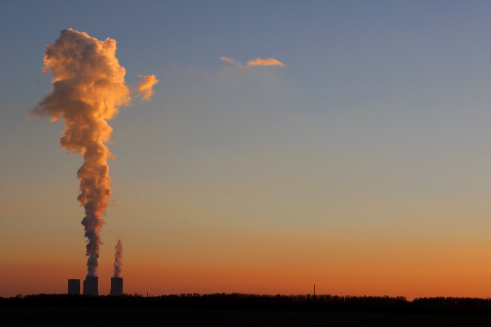 Pollution clouds industrial plant