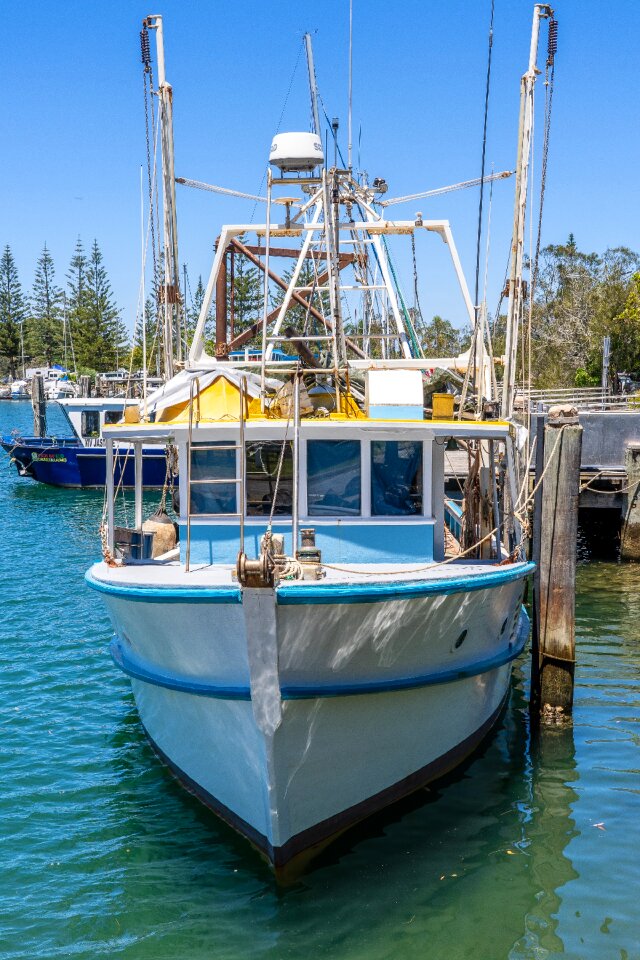 Harbour travel boats