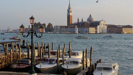 Venice italy gandola photo