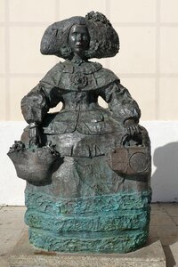 Art sculpture woman