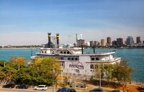 River paddle wheel cruise photo