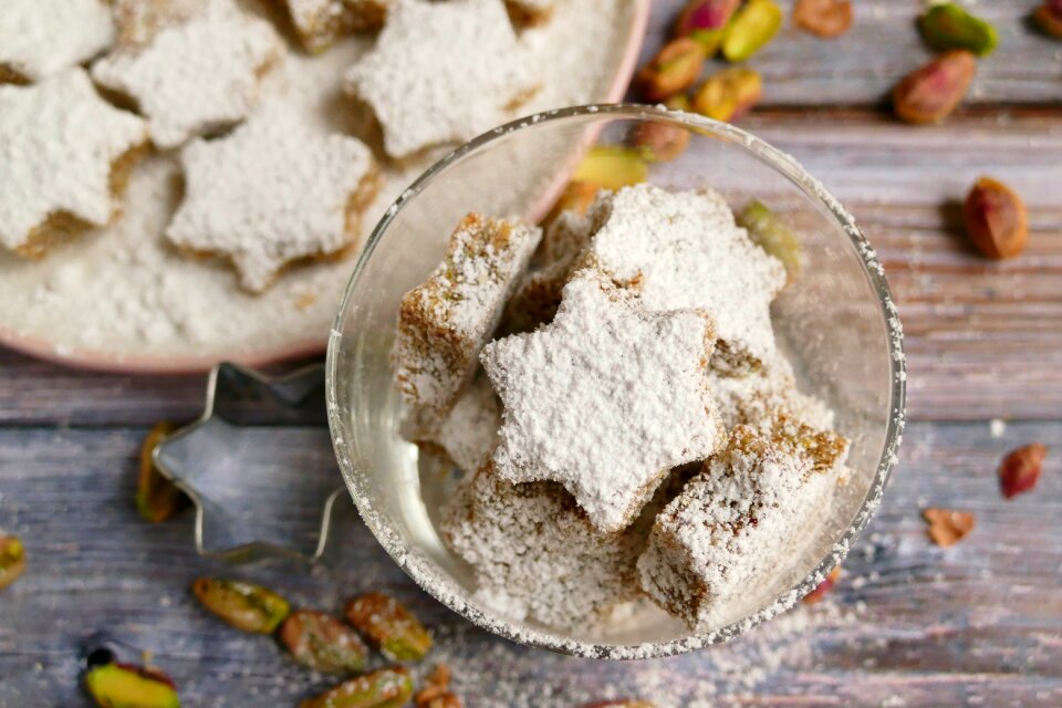 Advent bake cookies