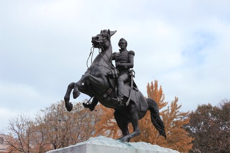 Statue attraction historical